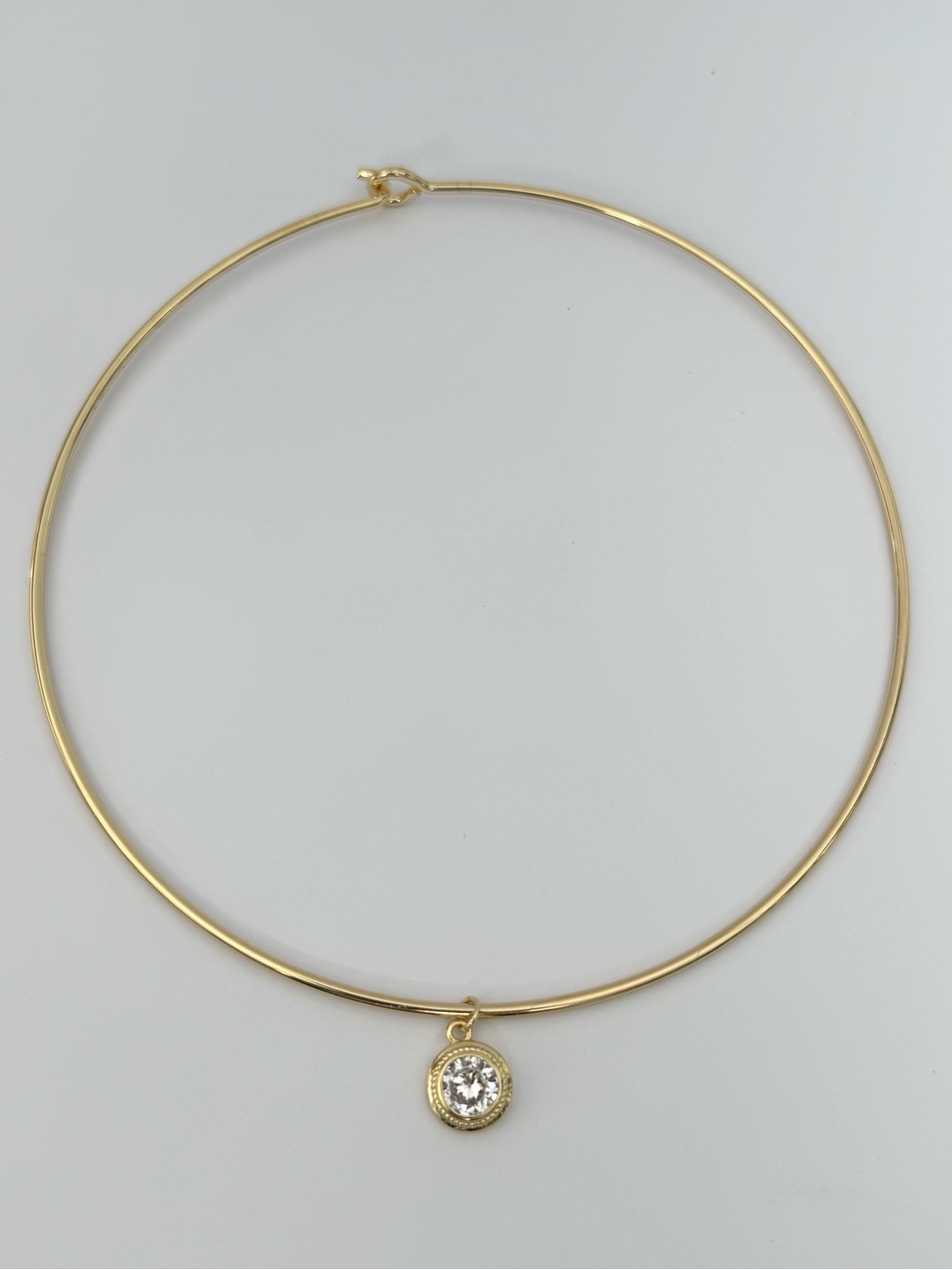 Evy Bezel Choker Necklace